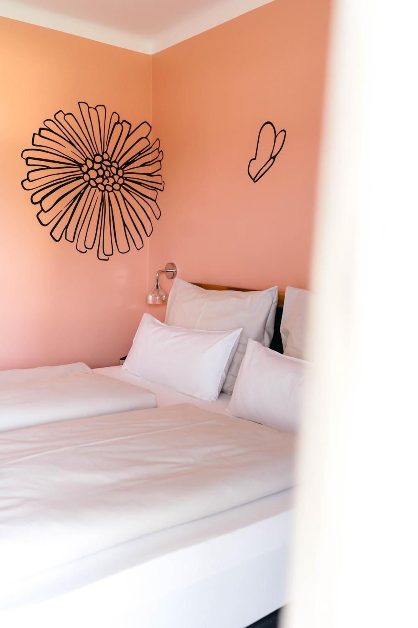Pension Blumenwiese - Mitten Im Thermenland Burgau Luaran gambar