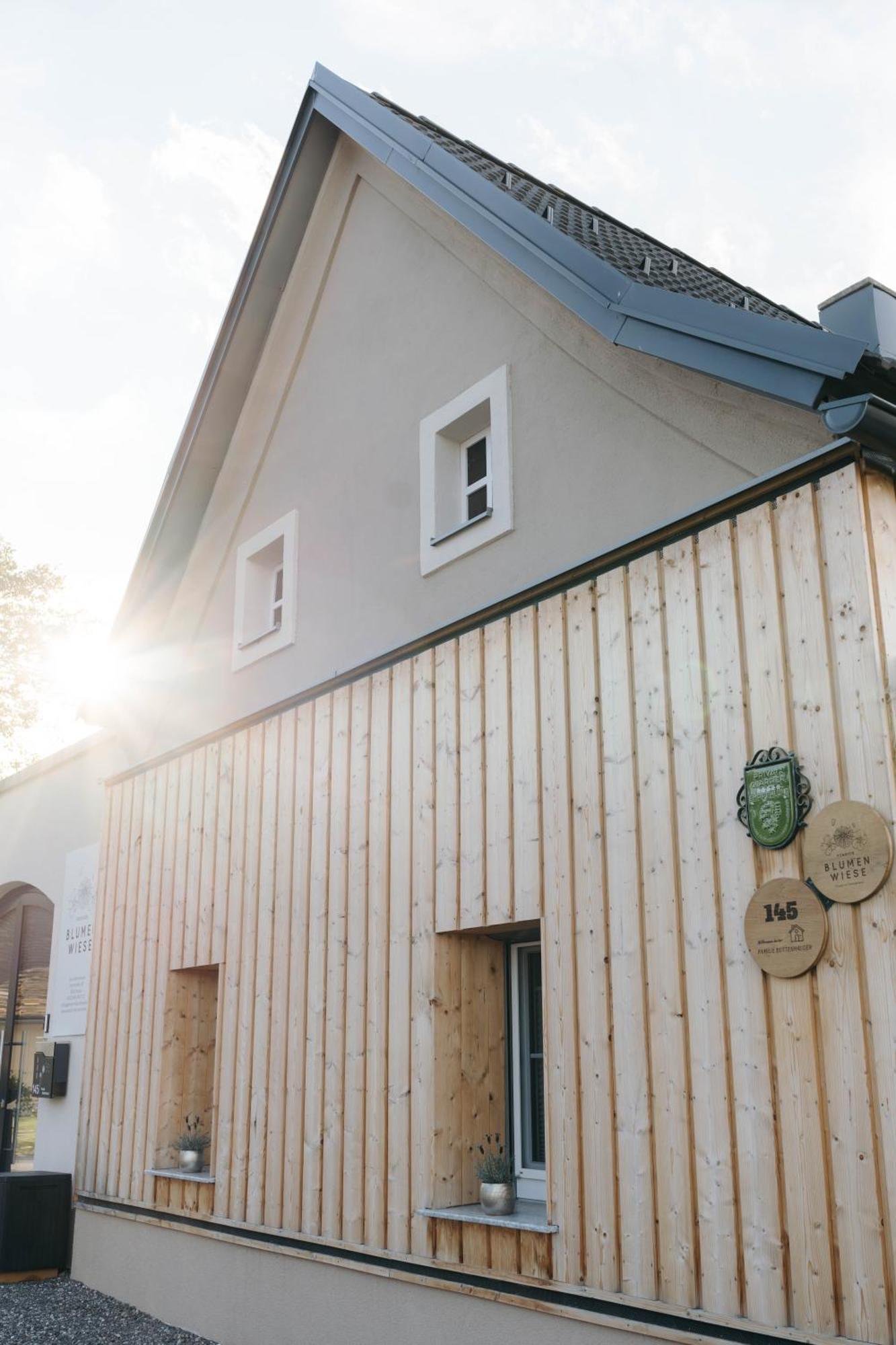 Pension Blumenwiese - Mitten Im Thermenland Burgau Luaran gambar